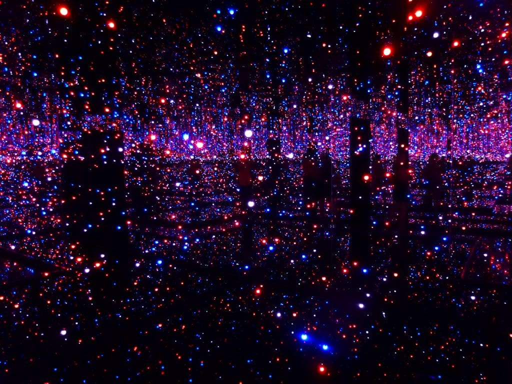 https://commons.wikimedia.org/wiki/File:Yayoi_Kusama_(17014818385).jpg